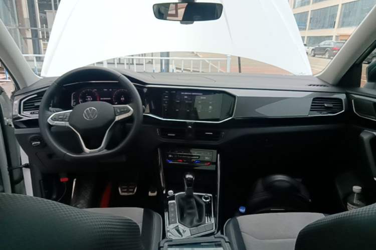 Used Volkswagen Tayron X 2020 330TSI Two-Wheel Drive Luxury Smart Connectivity Version Center Console