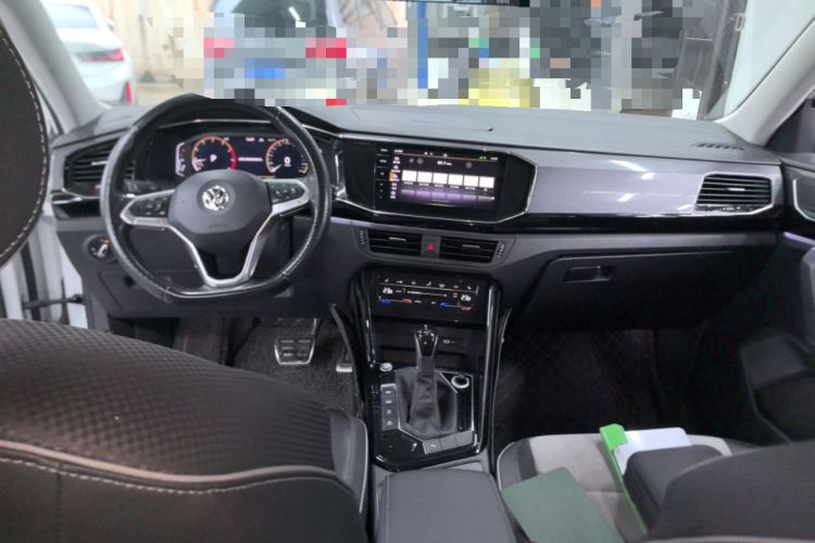 Used Volkswagen Tayron X 2020 330TSI Two-Wheel Drive Luxury Smart Connectivity Version Center Console