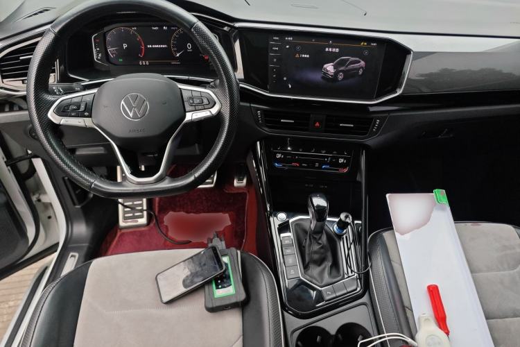 Used Volkswagen Tayron X 2020 330TSI Two-Wheel Drive Luxury Smart Connectivity Version Center Console