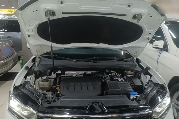 Used Volkswagen Tayron X 2020 330TSI Two-Wheel Drive Luxury Smart Connectivity Version Engine Bay