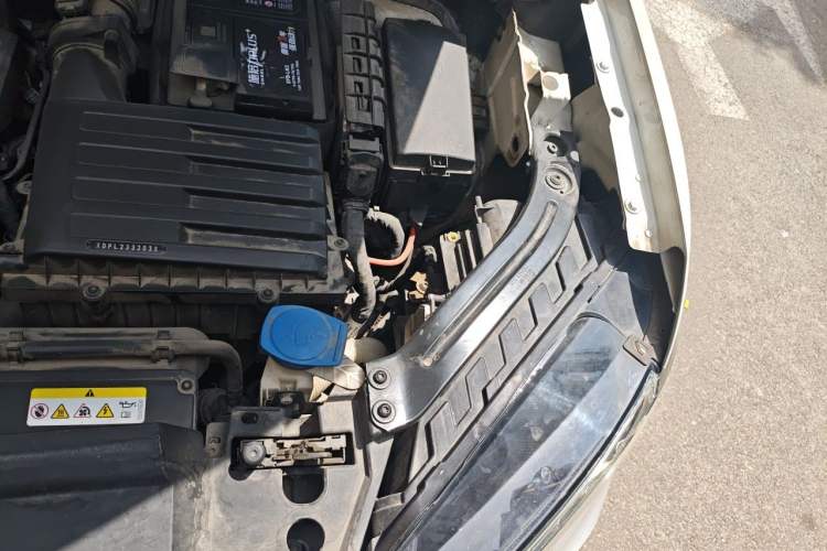 Used Volkswagen Tayron X 2020 330TSI Two-Wheel Drive Flagship Smart Connectivity Version Engine Bay Left