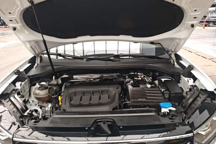 Used Volkswagen Tayron X 2020 330TSI Two-Wheel Drive Luxury Smart Connectivity Version Engine Bay