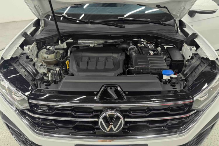Used Volkswagen Tayron X 2020 330TSI Two-Wheel Drive Luxury Smart Connectivity Version Engine Bay