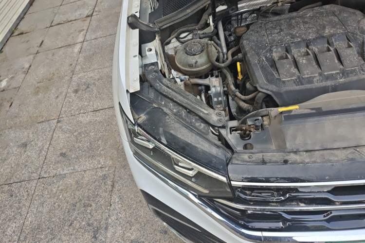 Used Volkswagen Tayron X 2020 330TSI Two-Wheel Drive Luxury Smart Connectivity Version Engine Bay Right
