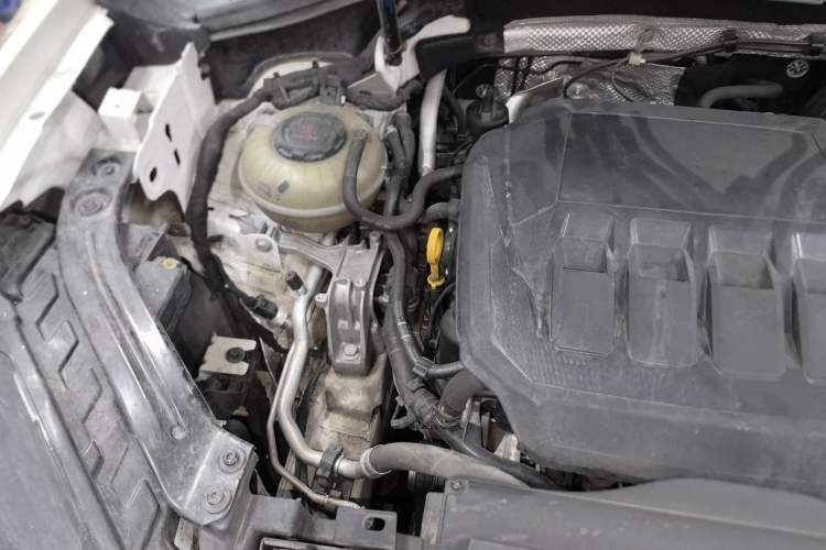 Used Volkswagen Tayron X 2020 330TSI Two-Wheel Drive Luxury Smart Connectivity Version Engine Bay Right