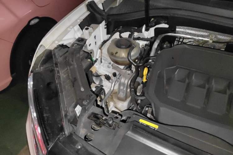 Used Volkswagen Tayron X 2020 330TSI Two-Wheel Drive Luxury Smart Connectivity Version Engine Bay Right