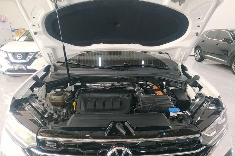 Used Volkswagen Tayron X 2020 330TSI Two-Wheel Drive Luxury Smart Connectivity Version Engine Bay