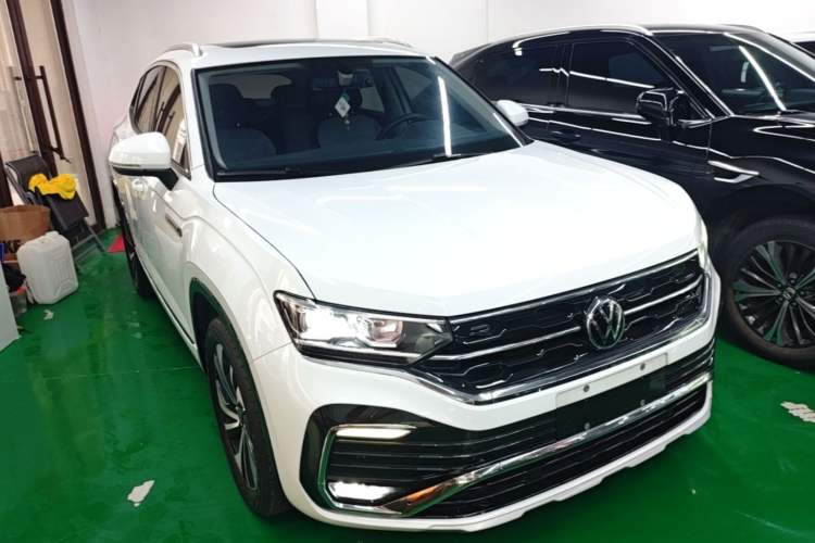 Used Volkswagen Tayron X 2020 330TSI Two-Wheel Drive Luxury Smart Connectivity Version Front Right 45 Deg