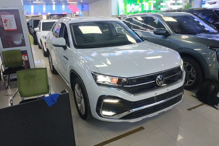 Used Volkswagen Tayron X 2020 330TSI Two-Wheel Drive Luxury Smart Connectivity Version Front Right 45 Deg