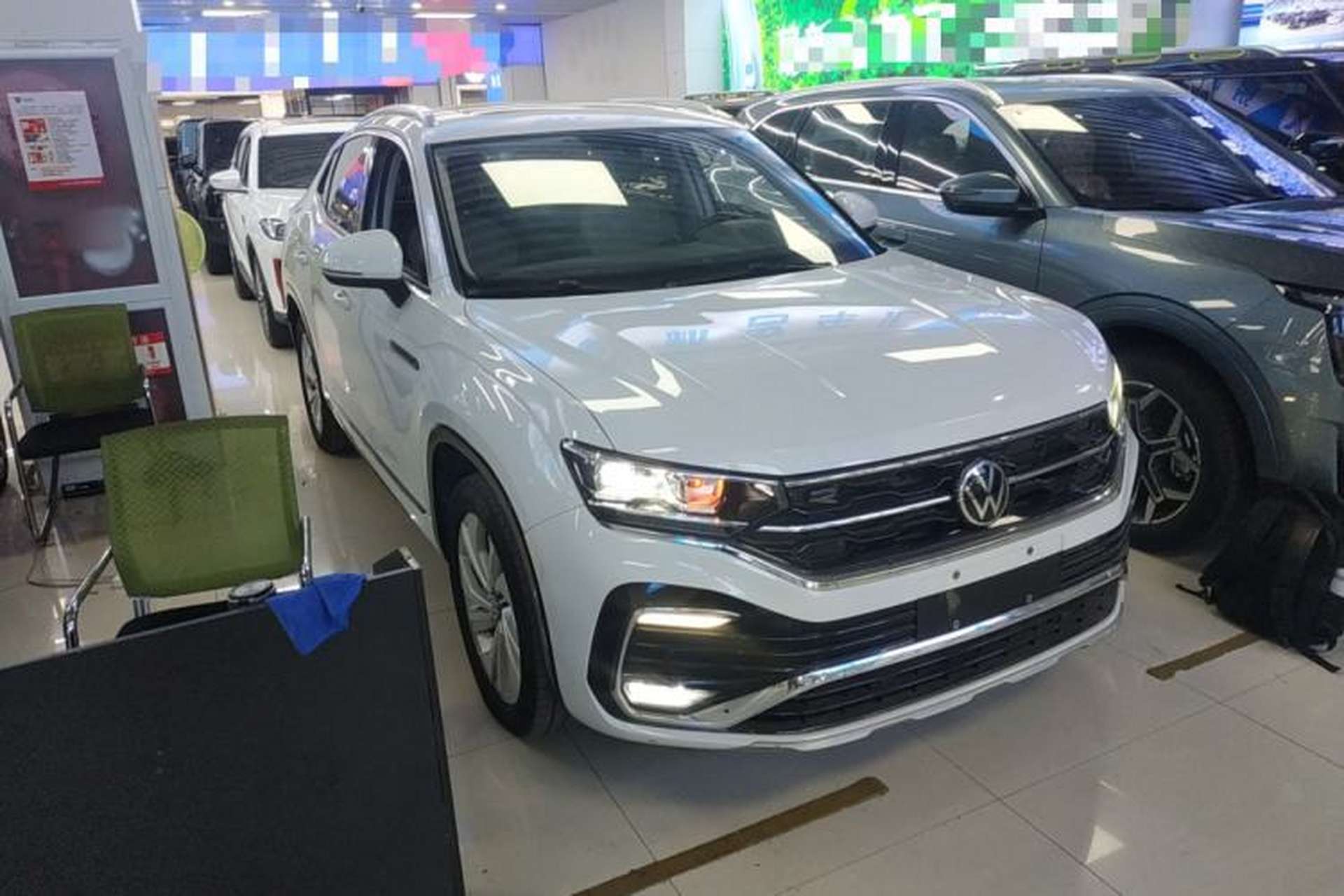 Used Volkswagen Tayron X 2020 330TSI Two-Wheel Drive Luxury Smart Connectivity Version Front Right 45 Deg