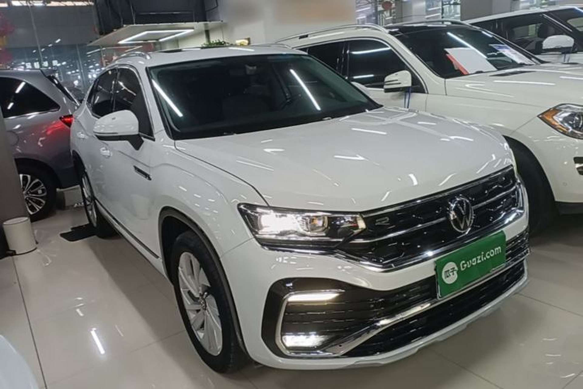 Used Volkswagen Tayron X 2020 330TSI Two-Wheel Drive Luxury Smart Connectivity Version Front Right 45 Deg