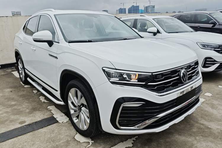 Used Volkswagen Tayron X 2020 330TSI Two-Wheel Drive Luxury Smart Connectivity Version Front Right 45 Deg