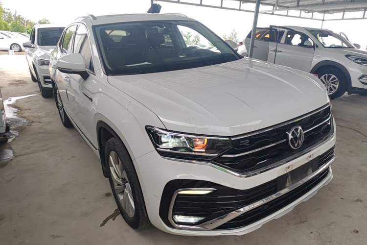 Used Volkswagen Tayron X 2020 330TSI Two-Wheel Drive Luxury Smart Connectivity Version Front Right 45 Deg