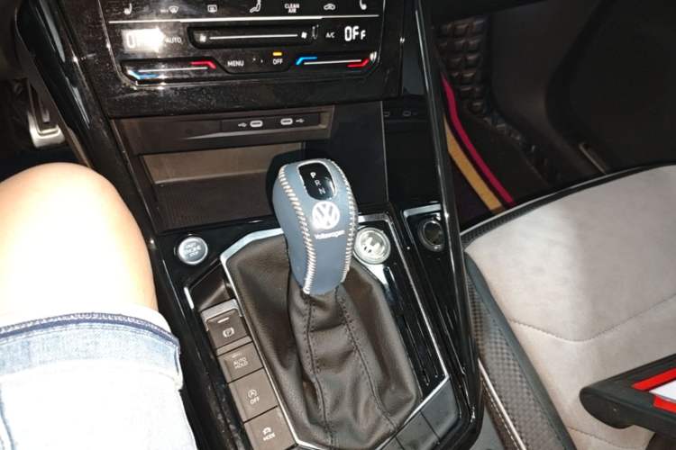 Used Volkswagen Tayron X 2020 330TSI Two-Wheel Drive Luxury Smart Connectivity Version Gear Lever