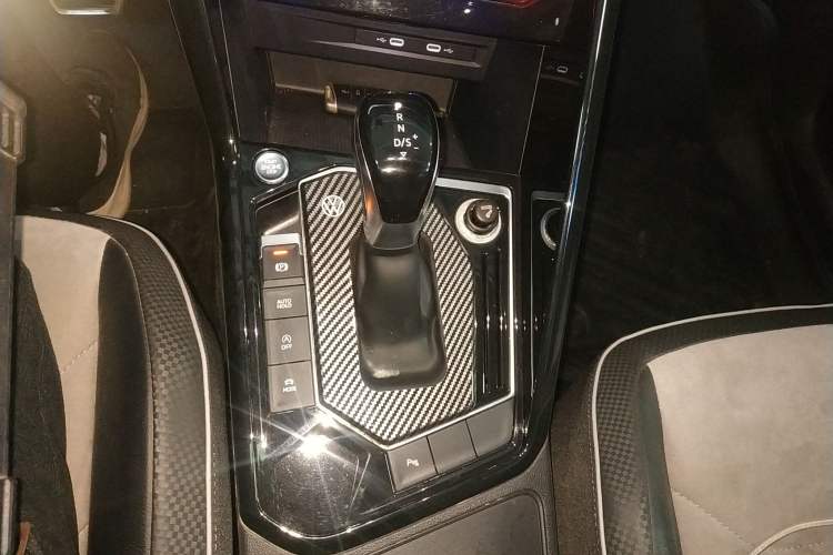 Used Volkswagen Tayron X 2020 330TSI Two-Wheel Drive Luxury Smart Connectivity Version Gear Lever