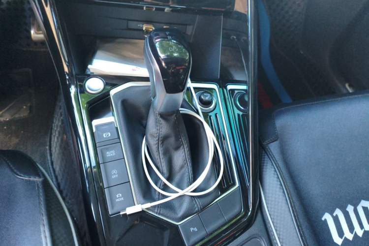 Used Volkswagen Tayron X 2020 330TSI Two-Wheel Drive Luxury Smart Connectivity Version Gear Lever