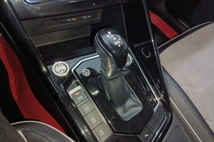 Used Volkswagen Tayron X 2020 330TSI Two-Wheel Drive Luxury Smart Connectivity Version Gear Lever