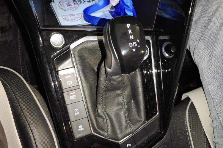 Used Volkswagen Tayron X 2020 330TSI Two-Wheel Drive Luxury Smart Connectivity Version Gear Lever