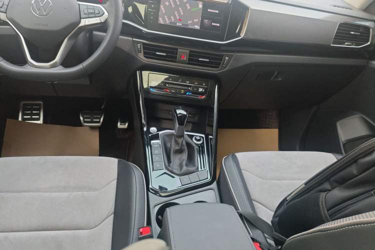 Used Volkswagen Tayron X 2020 330TSI Two-Wheel Drive Luxury Smart Connectivity Version Gear Lever