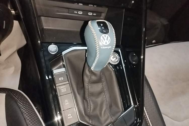 Used Volkswagen Tayron X 2020 330TSI Two-Wheel Drive Luxury Smart Connectivity Version Gear Lever