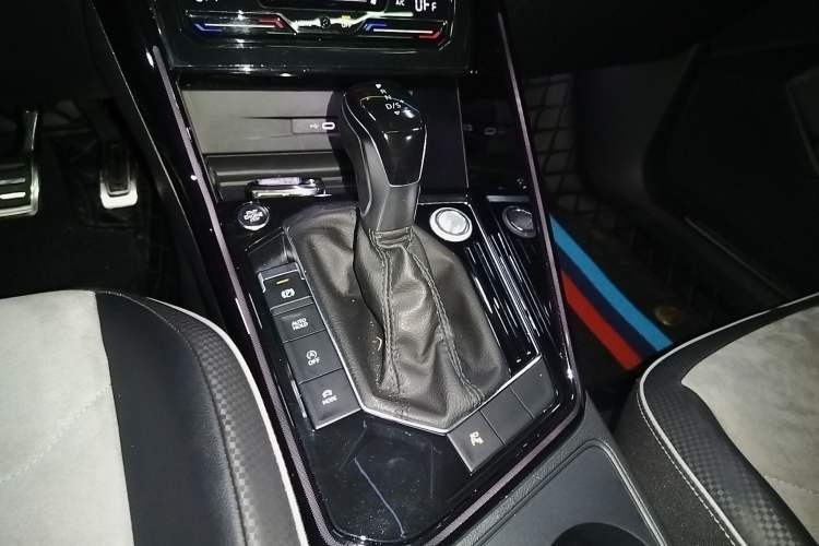 Used Volkswagen Tayron X 2020 330TSI Two-Wheel Drive Luxury Smart Connectivity Version Gear Lever
