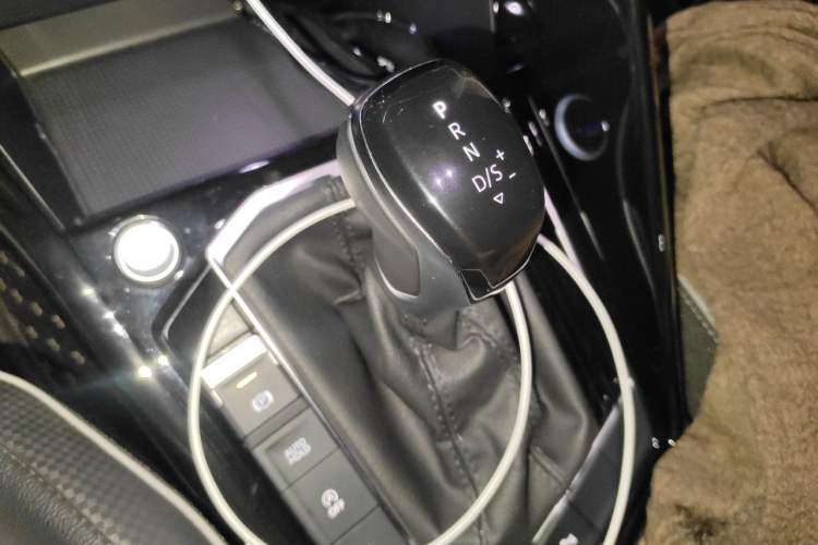 Used Volkswagen Tayron X 2020 330TSI Two-Wheel Drive Luxury Smart Connectivity Version Gear Lever