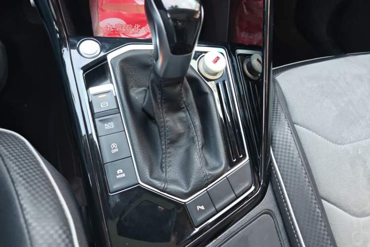 Used Volkswagen Tayron X 2020 330TSI Two-Wheel Drive Luxury Smart Connectivity Version Gear Lever
