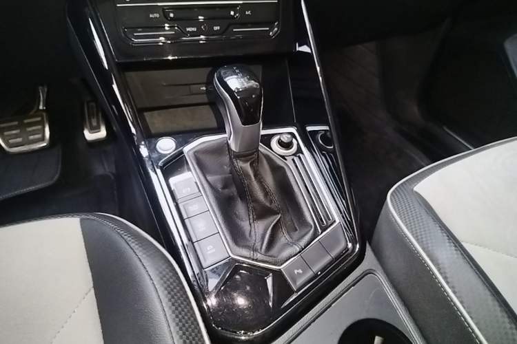 Used Volkswagen Tayron X 2020 330TSI Two-Wheel Drive Luxury Smart Connectivity Version Gear Lever