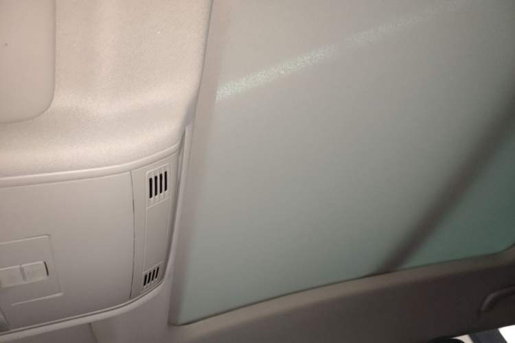 Used Volkswagen Tayron X 2020 330TSI Two-Wheel Drive Luxury Smart Connectivity Version Headliner
