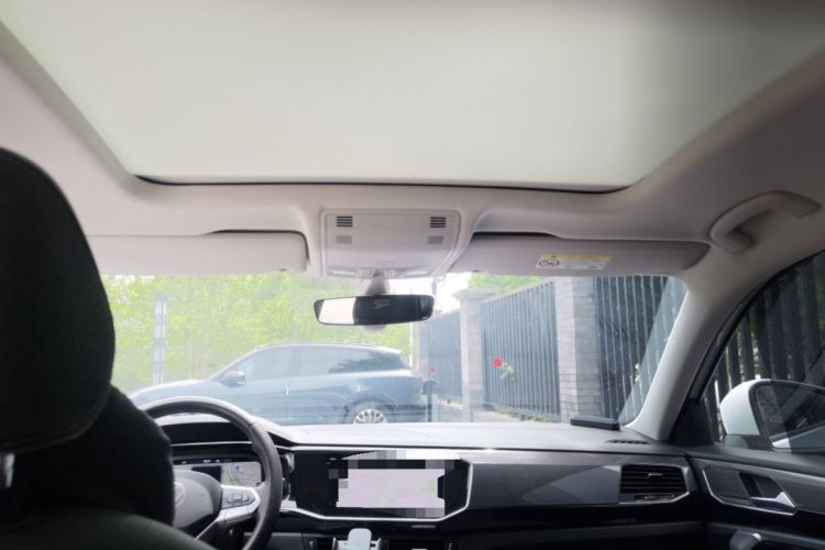 Used Volkswagen Tayron X 2020 330TSI Two-Wheel Drive Luxury Smart Connectivity Version Headliner