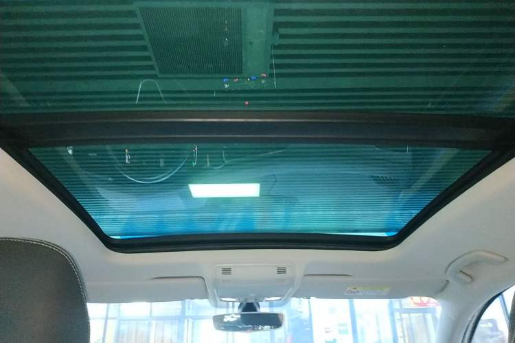 Used Volkswagen Tayron X 2020 330TSI Two-Wheel Drive Luxury Smart Connectivity Version Headliner