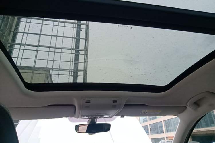 Used Volkswagen Tayron X 2020 330TSI Two-Wheel Drive Luxury Smart Connectivity Version Headliner