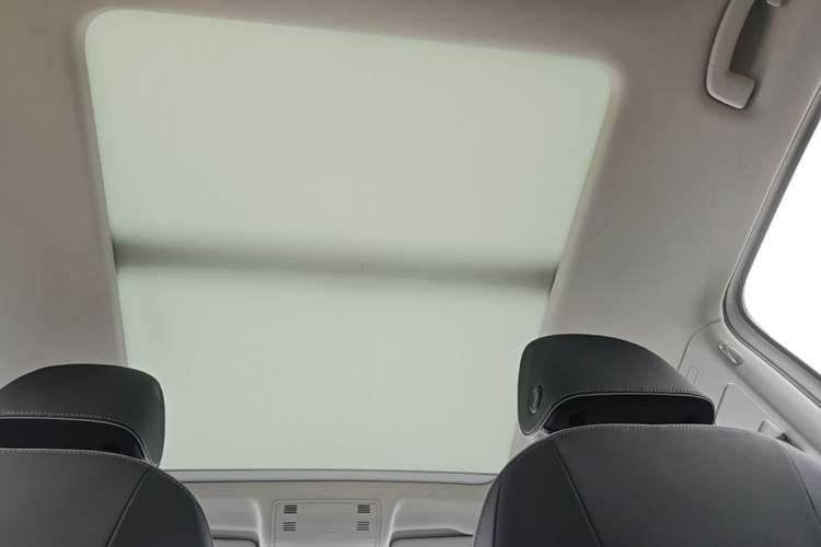 Used Volkswagen Tayron X 2020 330TSI Two-Wheel Drive Luxury Smart Connectivity Version Headliner