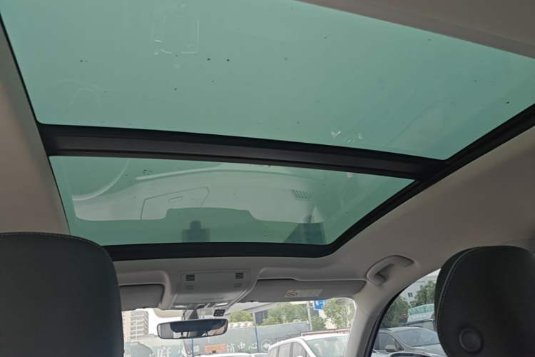 Used Volkswagen Tayron X 2020 330TSI Two-Wheel Drive Luxury Smart Connectivity Version Headliner
