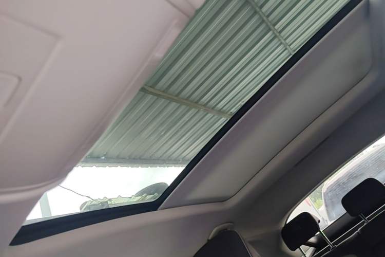 Used Volkswagen Tayron X 2020 330TSI Two-Wheel Drive Luxury Smart Connectivity Version Headliner