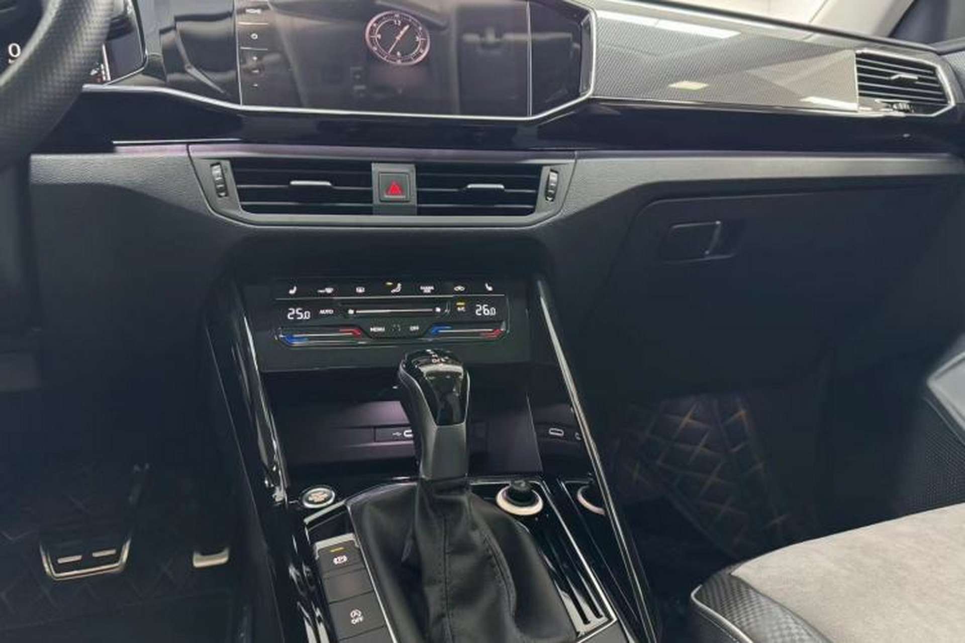 Used Volkswagen Tayron X 2020 330TSI Two-Wheel Drive Luxury Smart Connectivity Version Interior 4