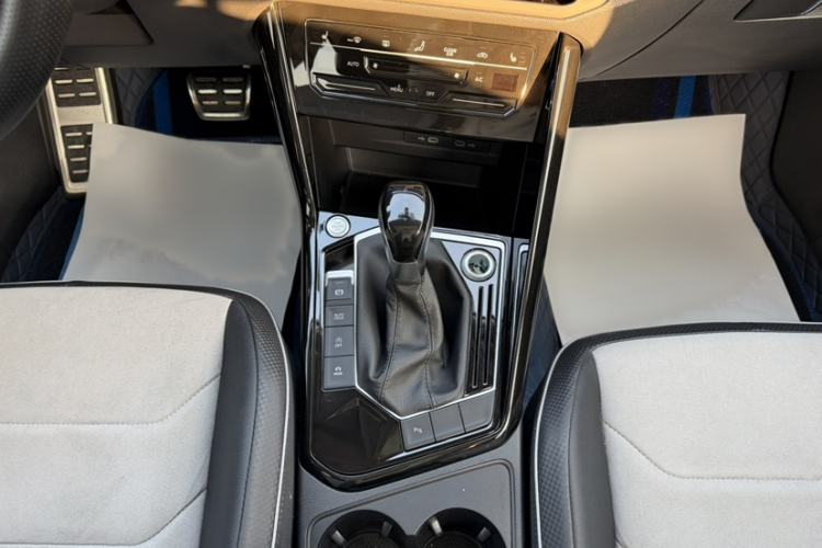 Used Volkswagen Tayron X 2020 330TSI Two-Wheel Drive Luxury Smart Connectivity Version Interior 6