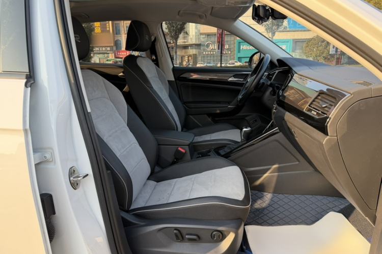Used Volkswagen Tayron X 2020 330TSI Two-Wheel Drive Luxury Smart Connectivity Version Interior 8