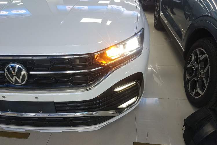 Used Volkswagen Tayron X 2020 330TSI Two-Wheel Drive Luxury Smart Connectivity Version Left Front Headlight