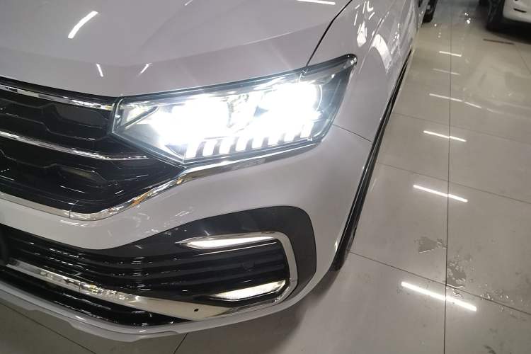 Used Volkswagen Tayron X 2020 330TSI Two-Wheel Drive Luxury Smart Connectivity Version Left Front Headlight