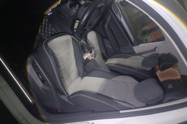 Used Volkswagen Tayron X 2020 330TSI Two-Wheel Drive Luxury Smart Connectivity Version Left Front Seat