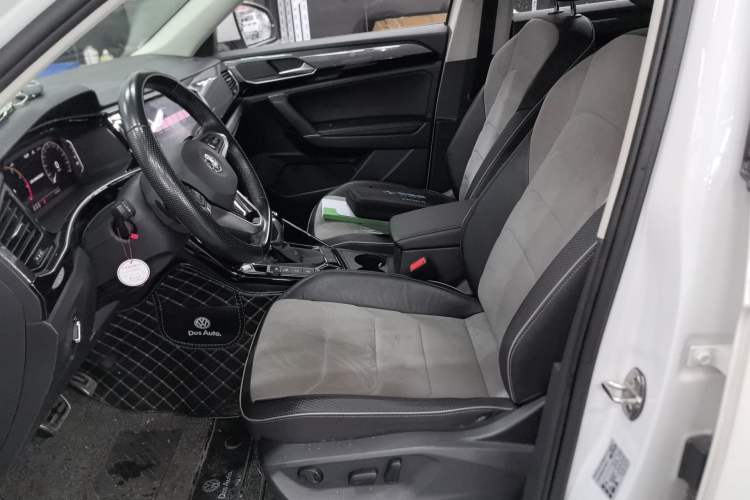 Used Volkswagen Tayron X 2020 330TSI Two-Wheel Drive Luxury Smart Connectivity Version Left Front Seat