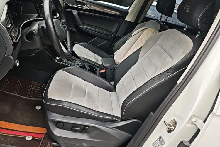 Used Volkswagen Tayron X 2020 330TSI Two-Wheel Drive Luxury Smart Connectivity Version Left Front Seat