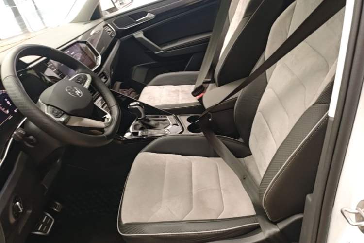 Used Volkswagen Tayron X 2020 330TSI Two-Wheel Drive Luxury Smart Connectivity Version Left Front Seat