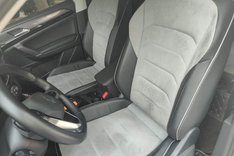 Used Volkswagen Tayron X 2020 330TSI Two-Wheel Drive Luxury Smart Connectivity Version Left Front Seat
