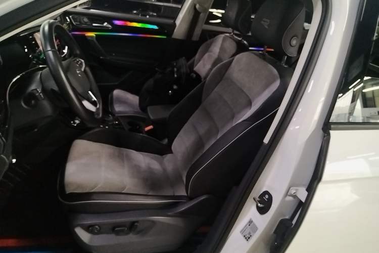 Used Volkswagen Tayron X 2020 330TSI Two-Wheel Drive Luxury Smart Connectivity Version Left Front Seat