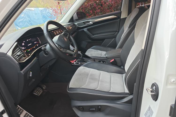 Used Volkswagen Tayron X 2020 330TSI Two-Wheel Drive Luxury Smart Connectivity Version Left Front Seat