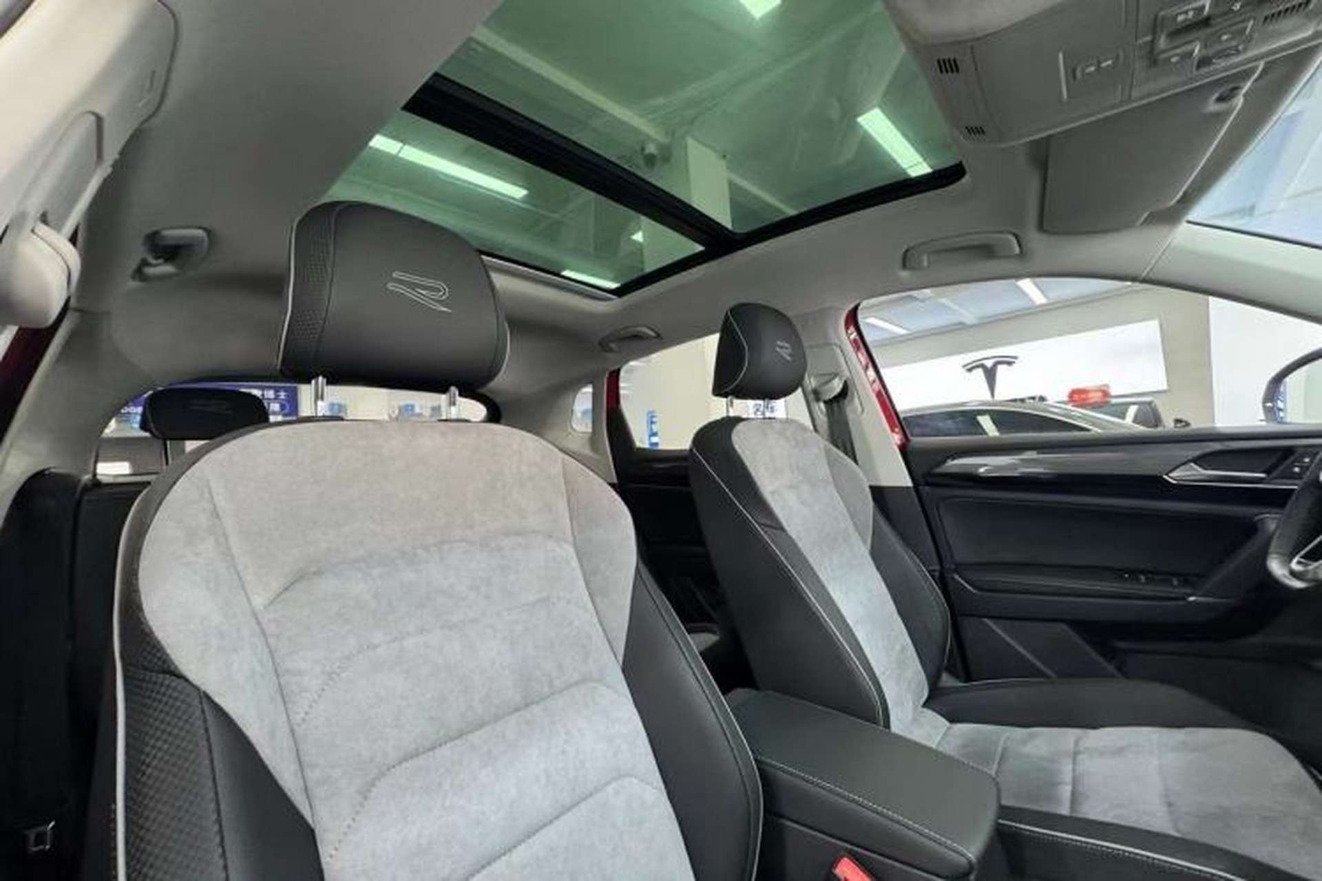 Used Volkswagen Tayron X 2020 330TSI Two-Wheel Drive Luxury Smart Connectivity Version Left Front Seat