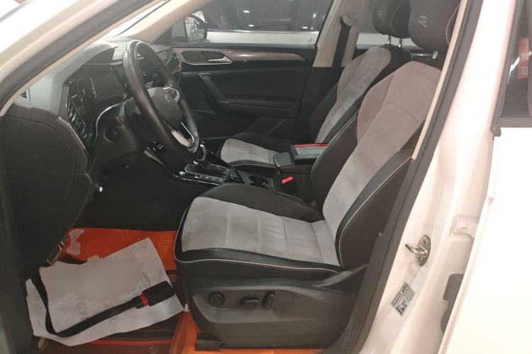 Used Volkswagen Tayron X 2020 330TSI Two-Wheel Drive Luxury Smart Connectivity Version Left Front Seat