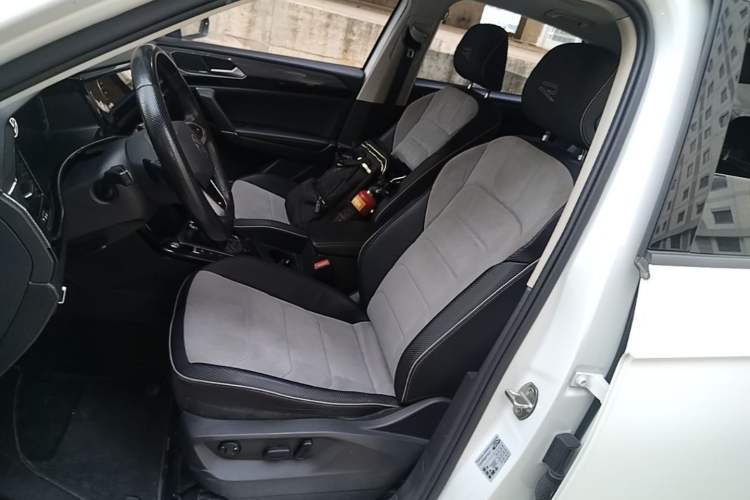 Used Volkswagen Tayron X 2020 330TSI Two-Wheel Drive Luxury Smart Connectivity Version Left Front Seat